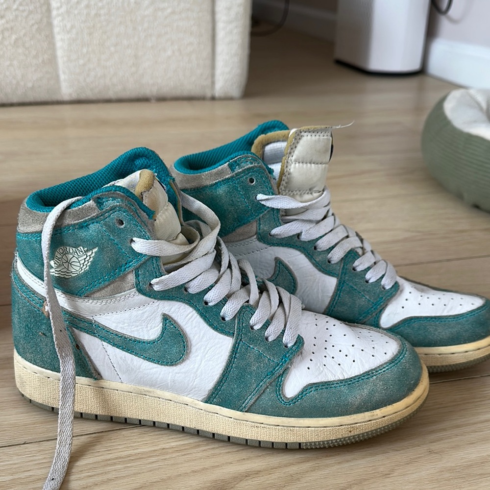 Nike Women's Teal and White Sneakers